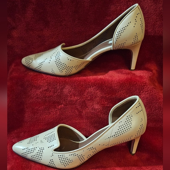 Cole Haan Cream/Light Tan Elegant Women's Pointy Toe Heels-Size 7.5 - Picture 2 of 8
